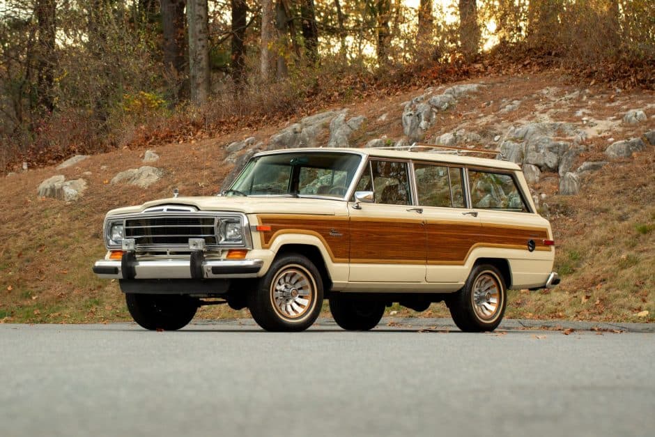 1986 Jeep SJ Grand Wagoneer sold for $77,000