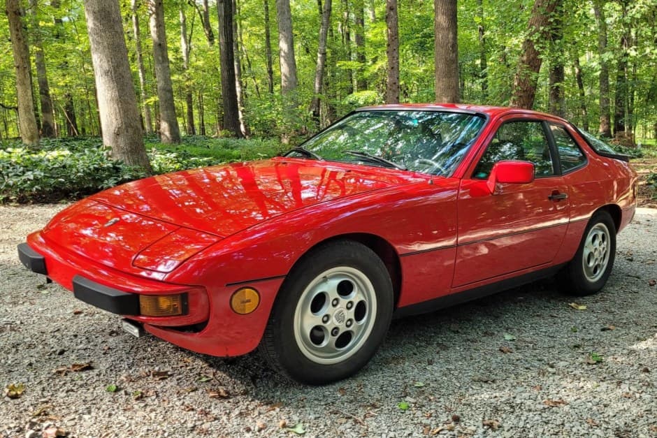 1987 Porsche 924 sold for $6,000