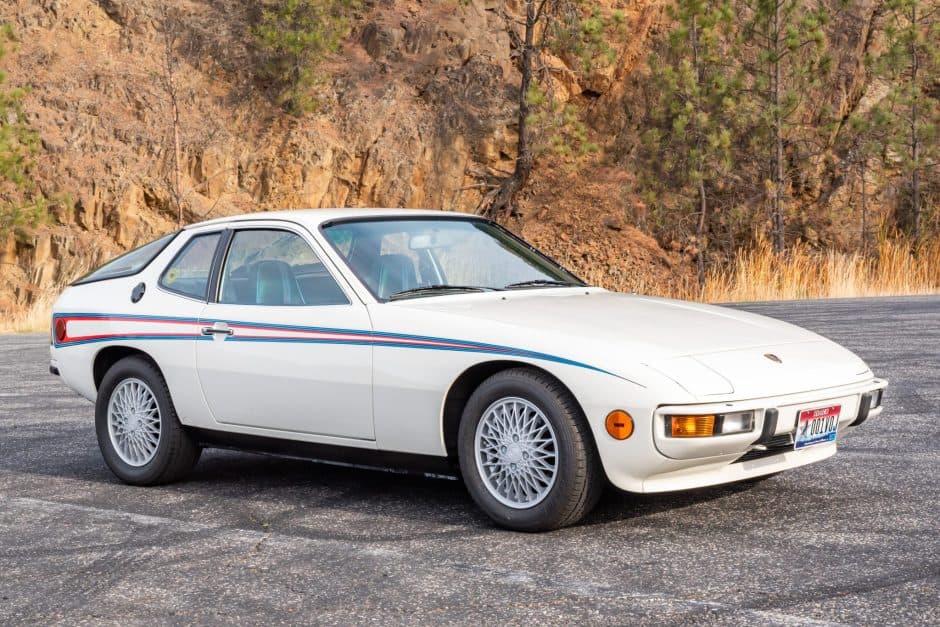 1977 Porsche 924 sold for $19,000