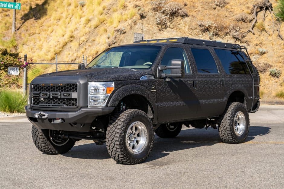 2004 Ford Excursion sold for $56,500