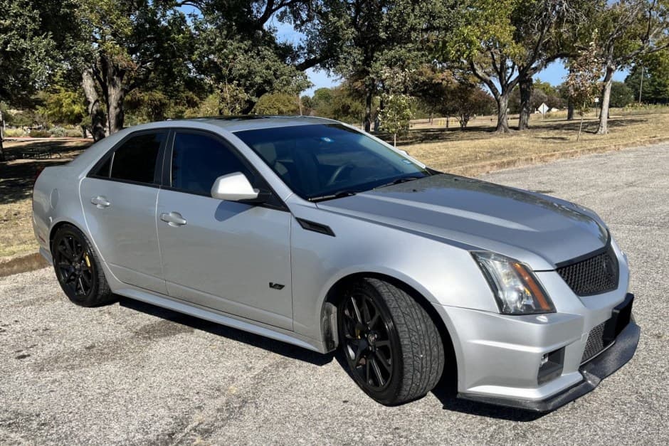 2013 Cadillac CTS & CTS-V sold for $33,000