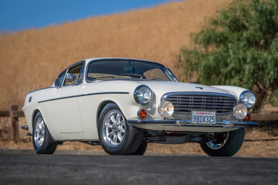 1970 Volvo P1800/1800 sold for $32,000