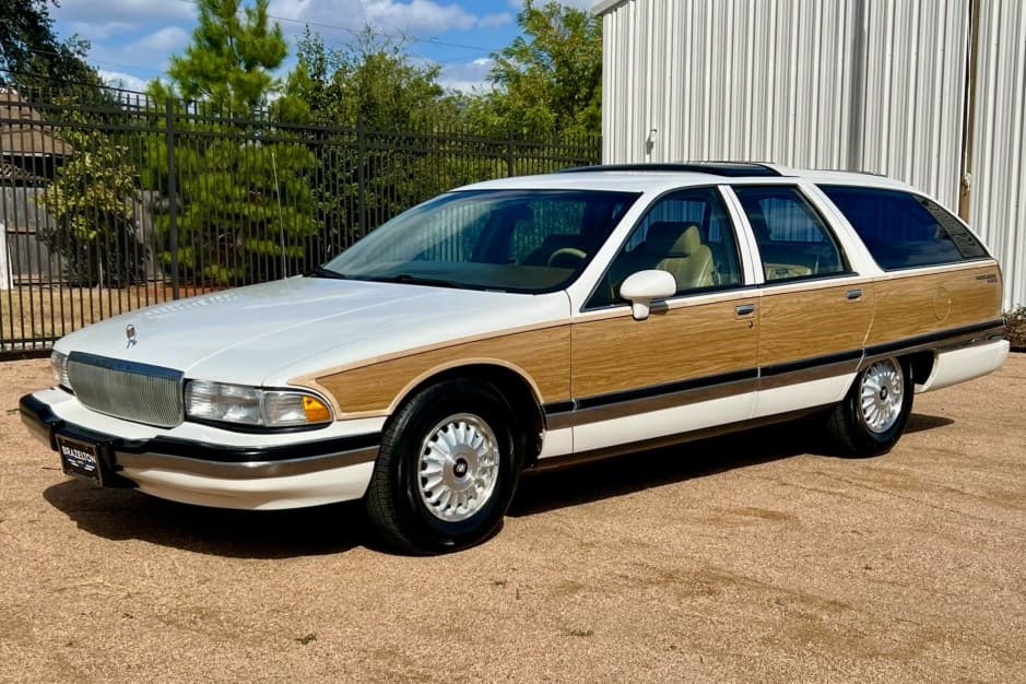 1991 Buick Roadmaster sold for $7,350