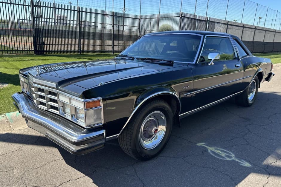 1977 Chrysler LeBaron sold for $5,600