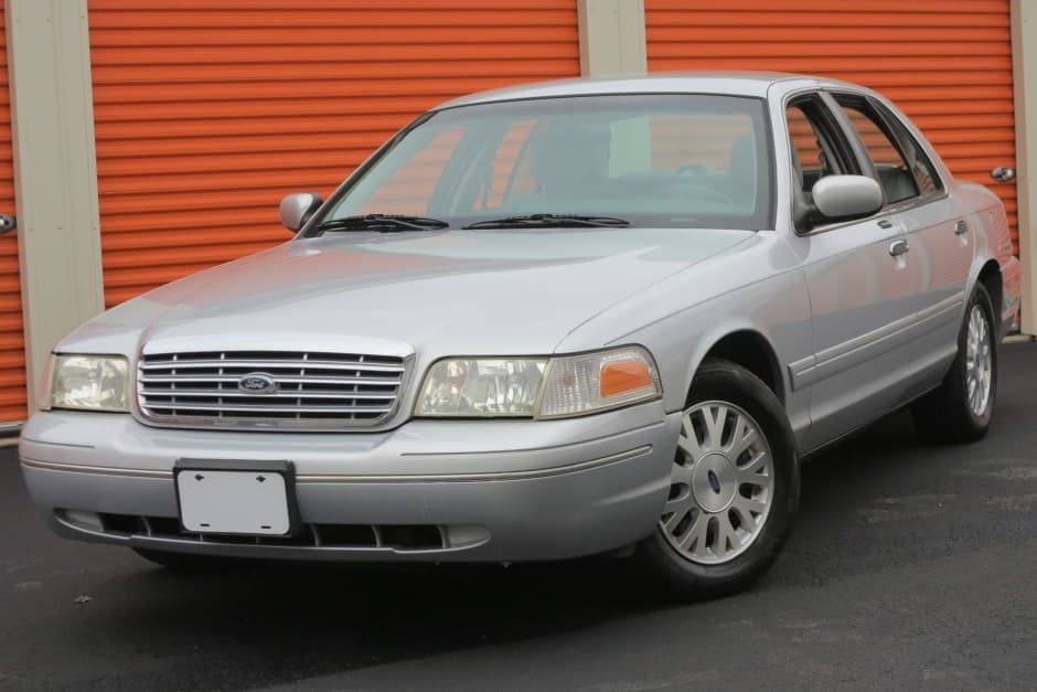 2003 Ford Crown Victoria sold for $7,350