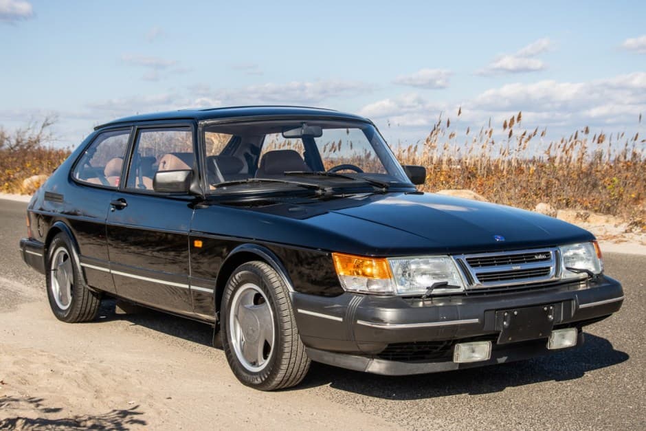 1993 Saab 900 sold for $25,900