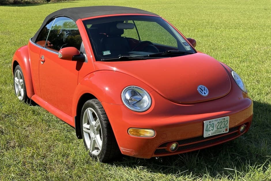2004 Volkswagen New Beetle (1998-2010) sold for $6,600