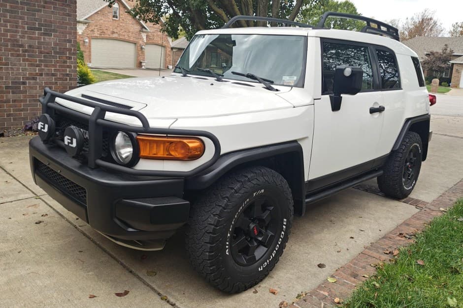 2008 Toyota FJ Cruiser sold for $13,500