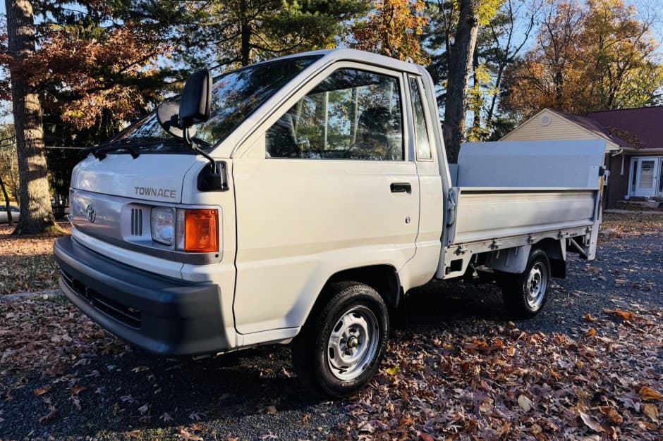 1997 Toyota LiteAce & TownAce sold for $8,000