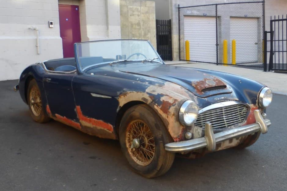 1961 Austin-Healey 3000 sold for $7,400