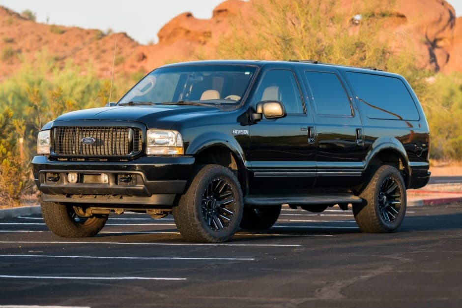 2004 Ford Excursion sold for $27,000