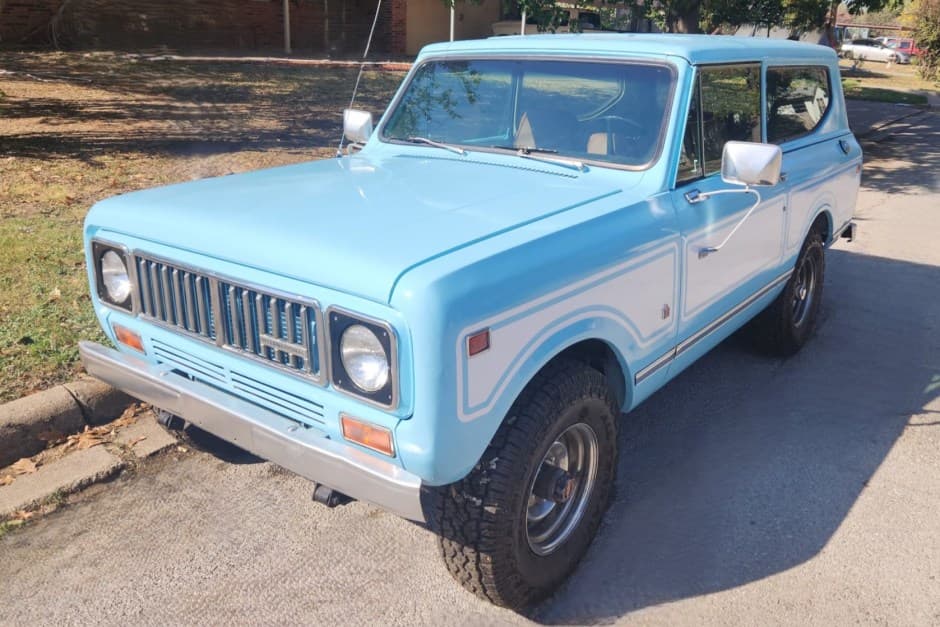 1975 International Harvester Scout sold for $26,251