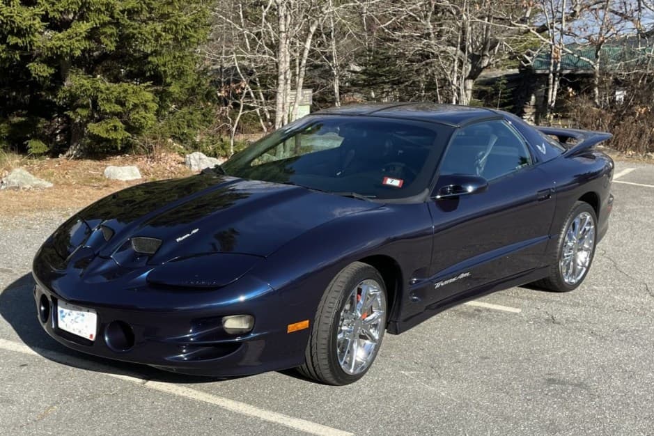2000 Pontiac Firebird (1993-2002) sold for $14,500