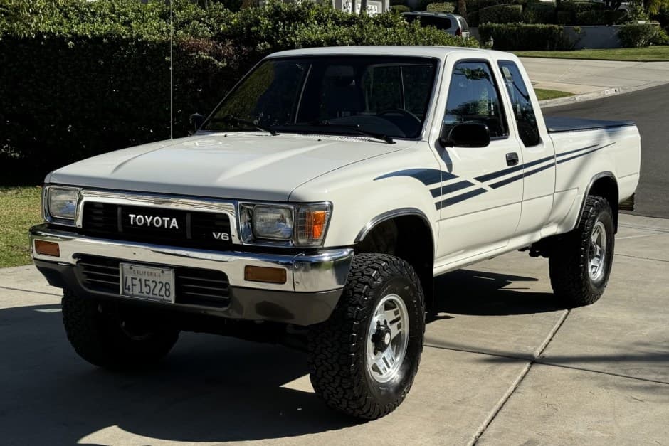 1991 Toyota Pickup (N80/90/100/110 1989-1997) sold for $21,000