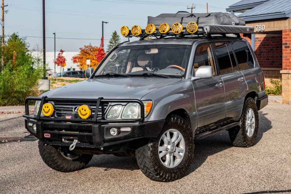 2003 Lexus LX470 sold for $14,250