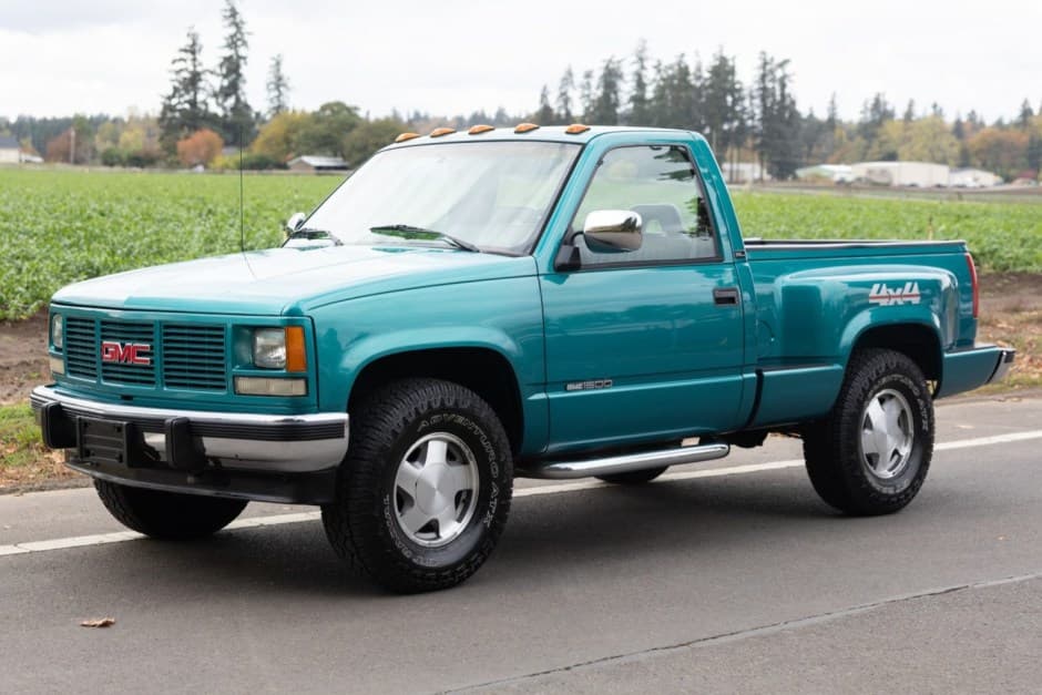 1993 GMC Sierra (GMT400 1988-2002) sold for $14,000