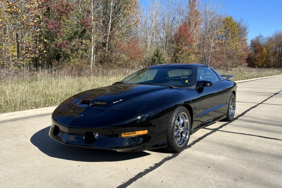 1996 Pontiac Firebird (1993-2002) sold for $16,650