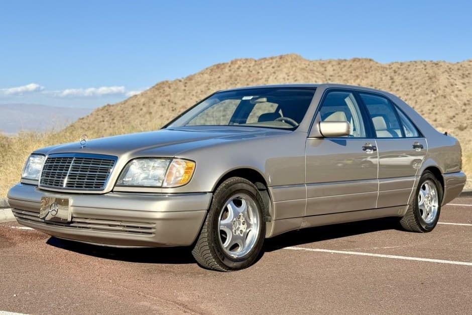 1999 Mercedes-Benz W140 S-Class sold for $11,250