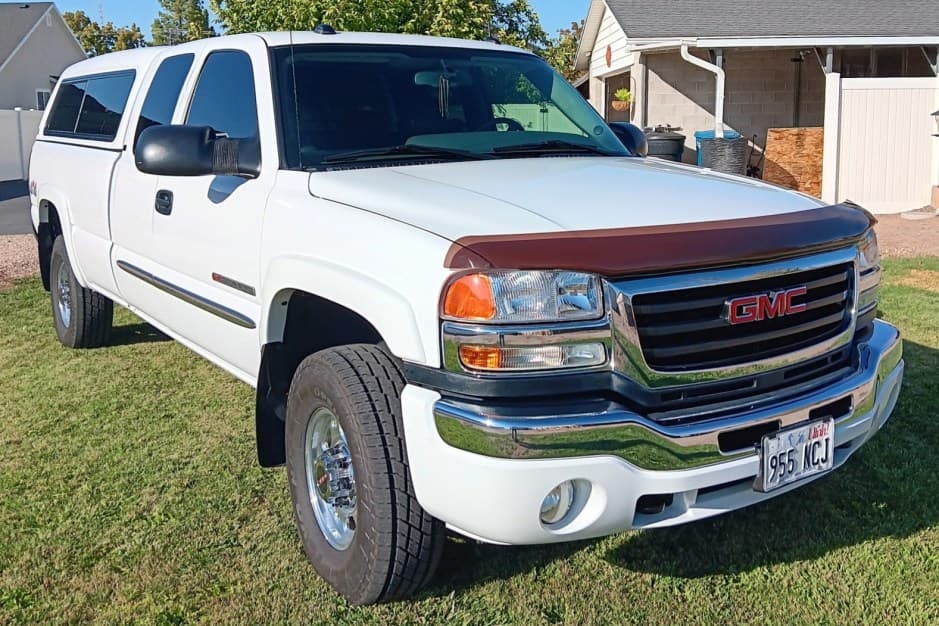 2005 GMC Sierra HD (GMT800 2000-2007) sold for $29,500