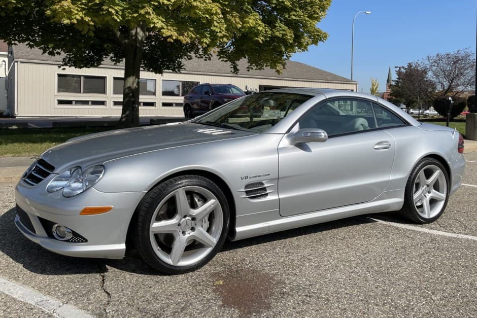 2007 Mercedes-Benz R230 SL sold for $32,000