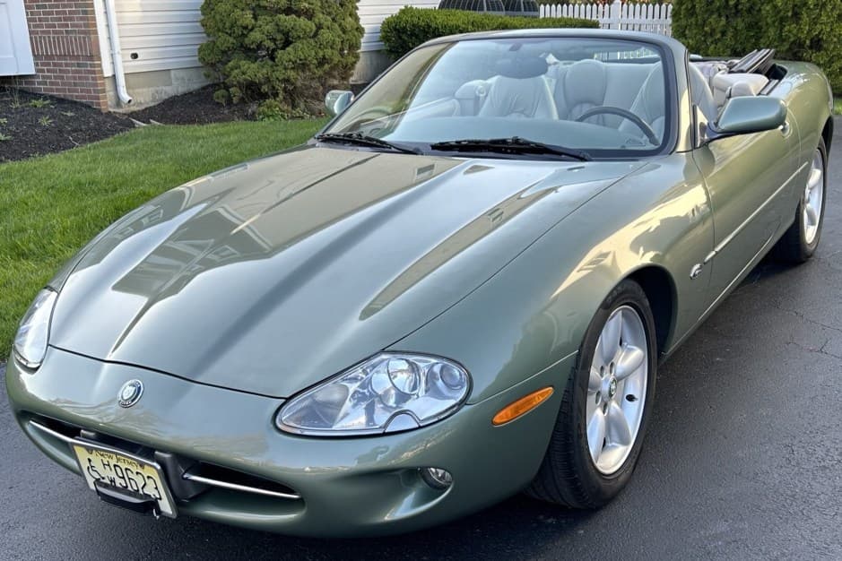 1999 Jaguar XK8 sold for $7,700