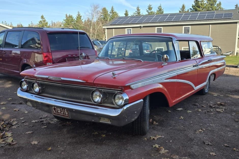 1960 Mercury  sold for $2,100