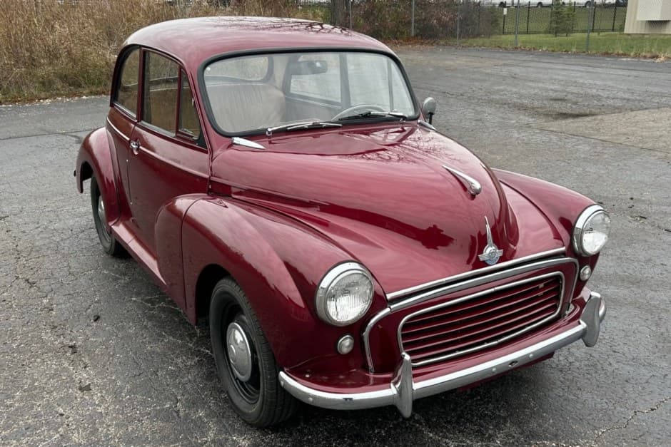 1956 Morris Minor sold for $3,200