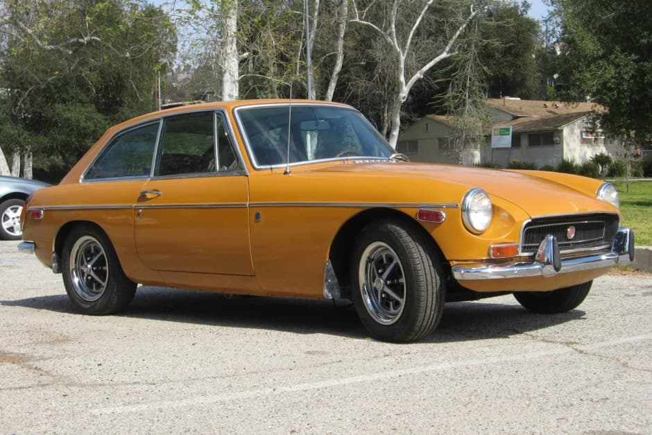 1971 MG MGB sold for $6,900