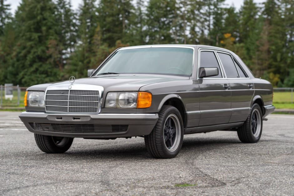1985 Mercedes-Benz W126 S-Class sold for $7,100