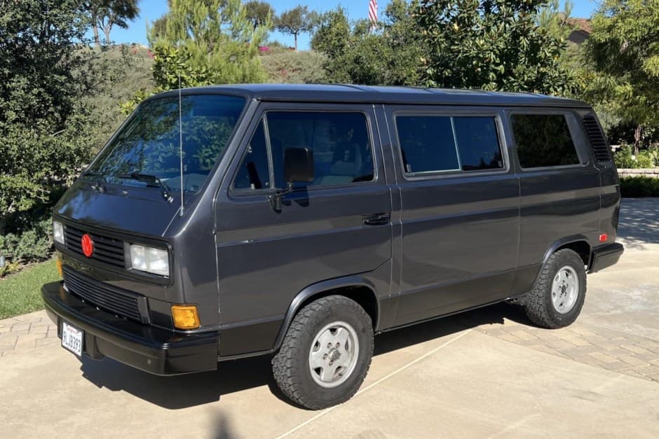 1990 Volkswagen Vanagon sold for $13,000