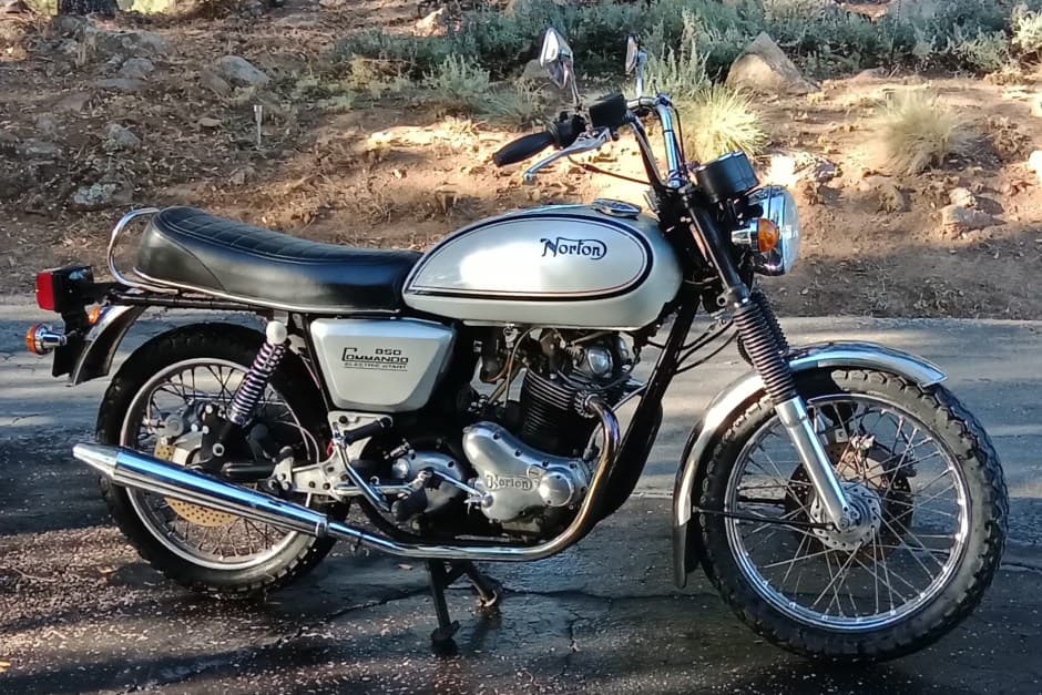 1976 Norton Commando sold for $7,300