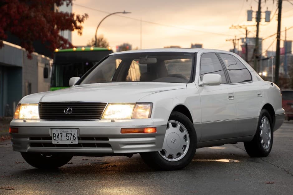 1995 Lexus LS Sedan sold for $10,500