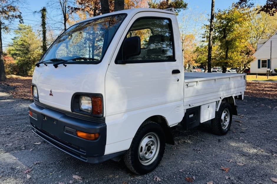 1997 Mitsubishi Minicab sold for $8,500