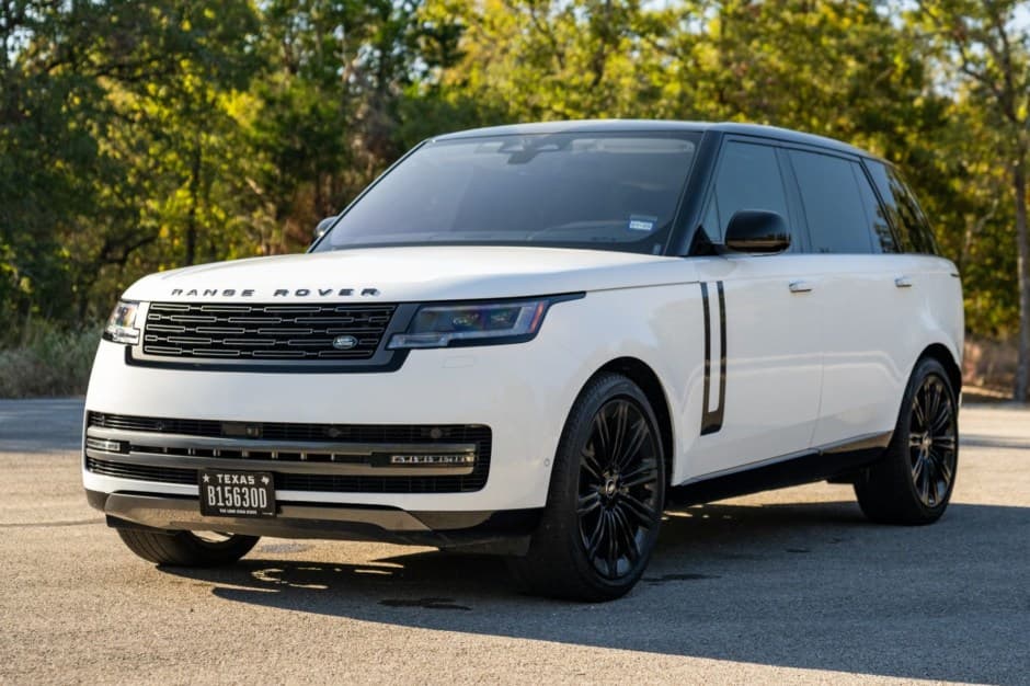 2022 Land Rover Range Rover L460 sold for $98,000