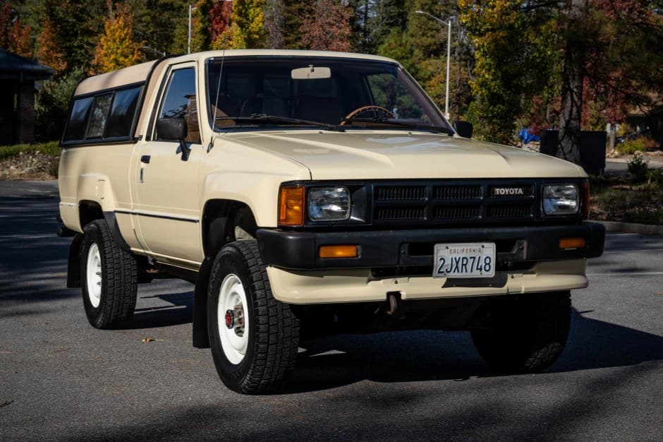 1986 Toyota Pickup (N50/N60/N70 1984-1988) sold for $17,800