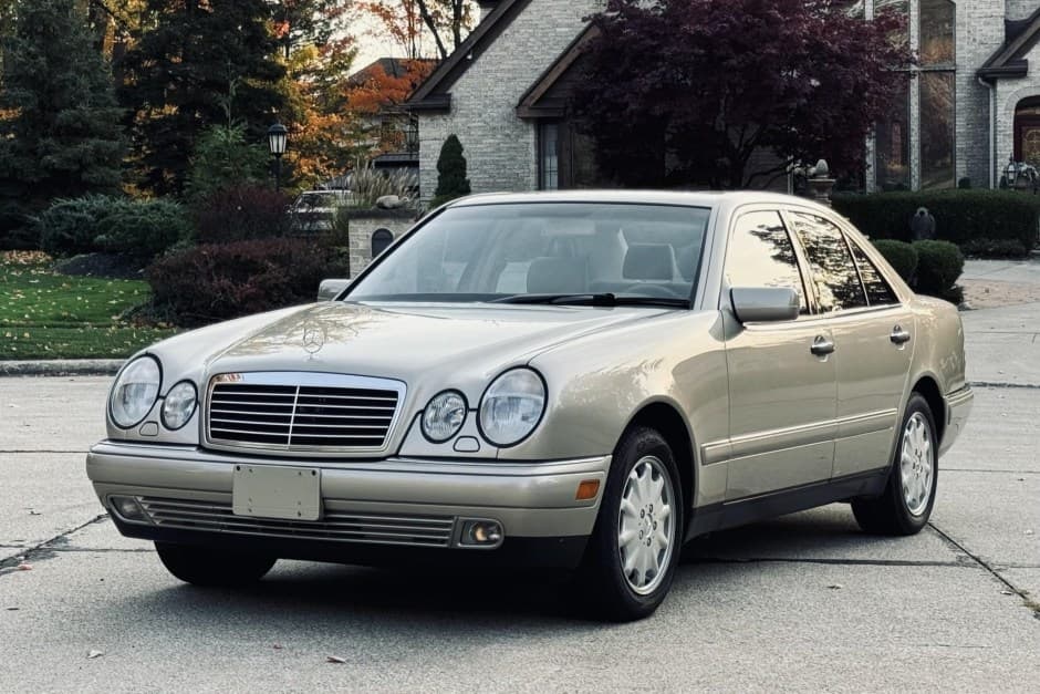 1999 Mercedes-Benz W210 E-Class sold for $14,000