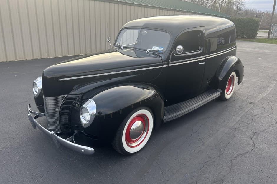 1941 Ford Standard, Deluxe, & Super Deluxe sold for $23,000