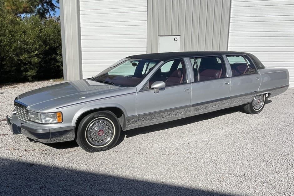 1993 Cadillac Fleetwood 1985-1996 sold for $6,200