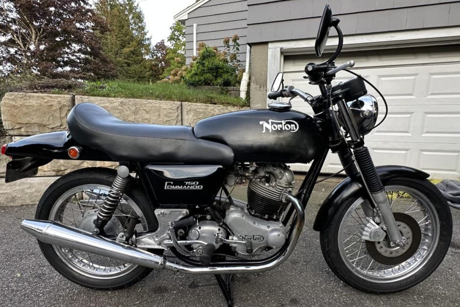 1971 Norton Commando sold for $5,200