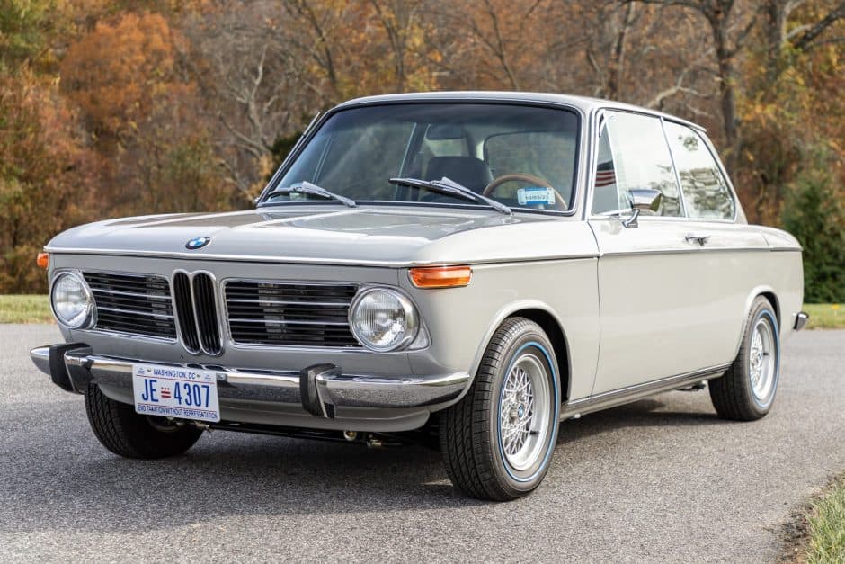1972 BMW 2002tii sold for $57,777