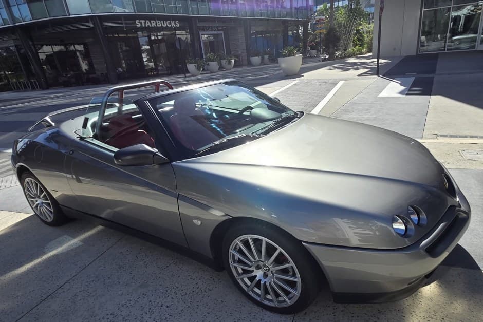 1995 Alfa Romeo GTV & Spider (Type 916) sold for $9,900