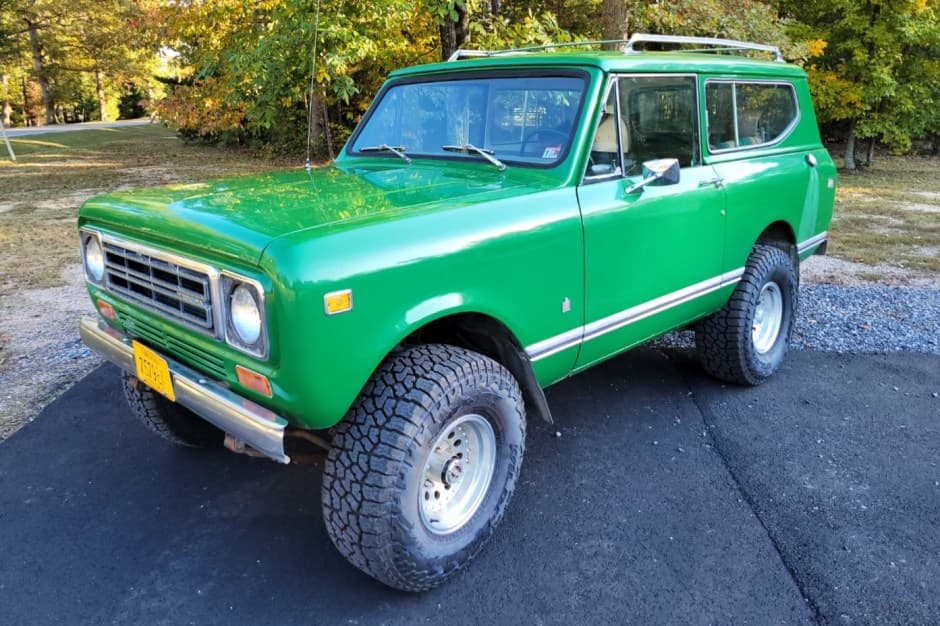 1977 International Harvester Scout sold for $16,250