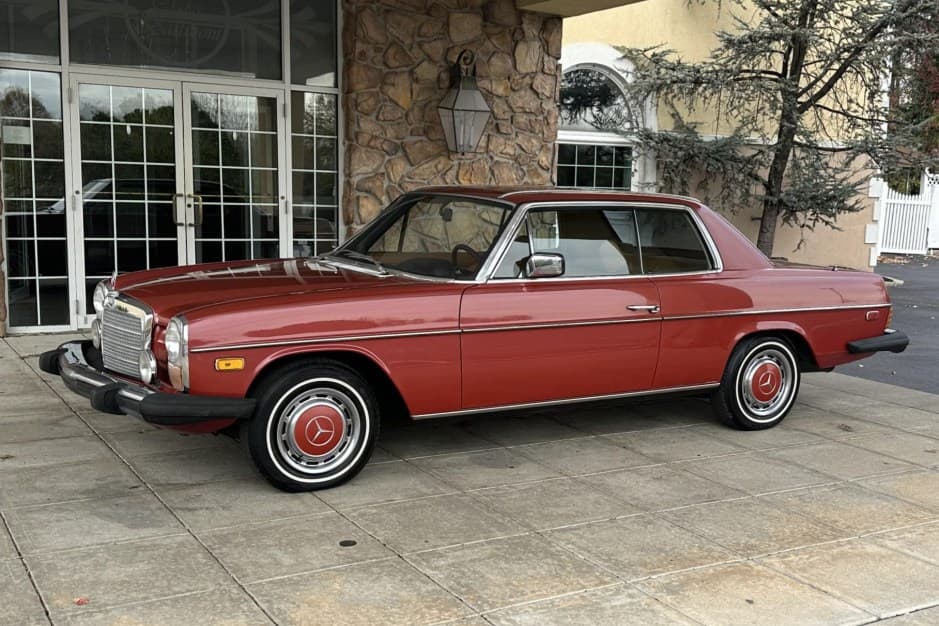 1976 Mercedes-Benz W114 & W115 sold for $8,500