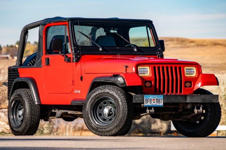 1993 Jeep Wrangler YJ (1987-1995) sold for $5,100