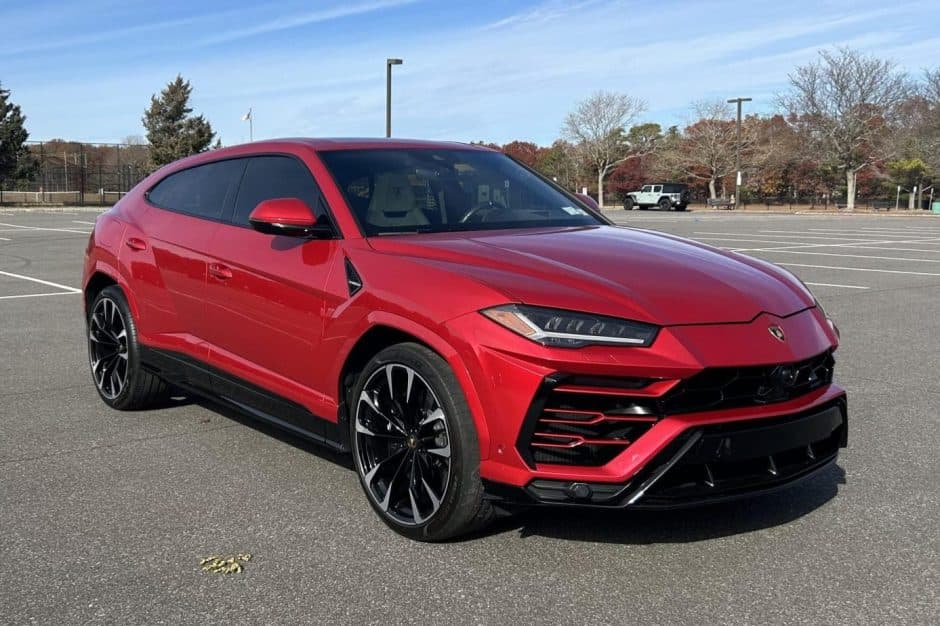 2021 Lamborghini Urus sold for $175,000