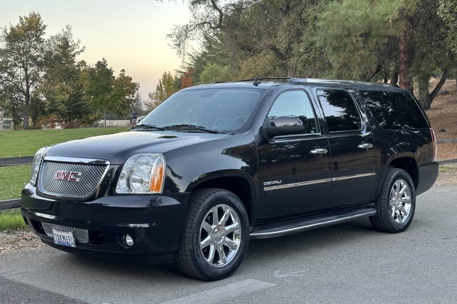 2013 GMC Yukon GMT900 sold for $19,500
