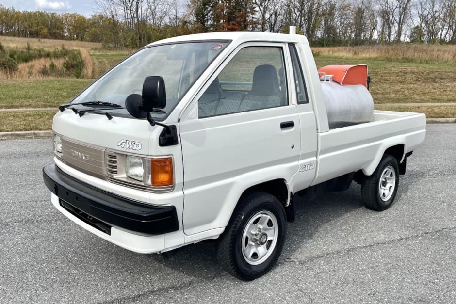 1996 Toyota LiteAce & TownAce sold for $9,551
