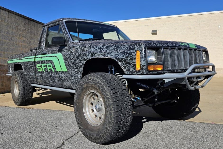 1989 Jeep Pickup sold for $7,000