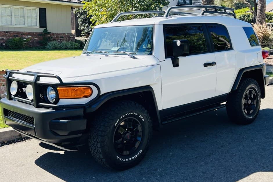 2008 Toyota FJ Cruiser sold for $25,000