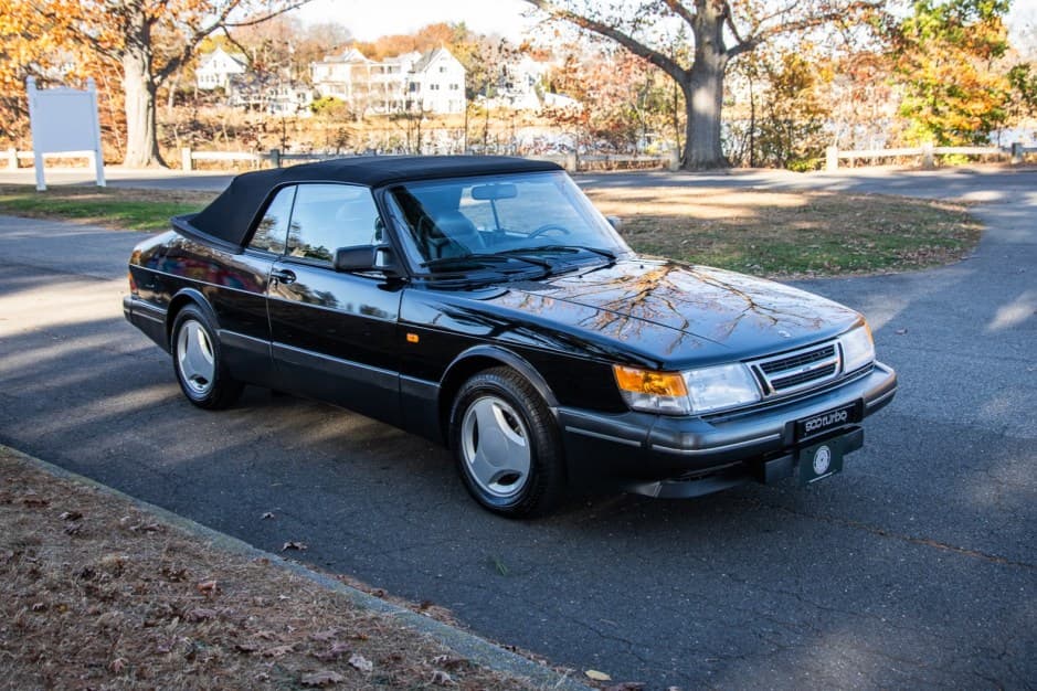 1988 Saab 900 sold for $59,500